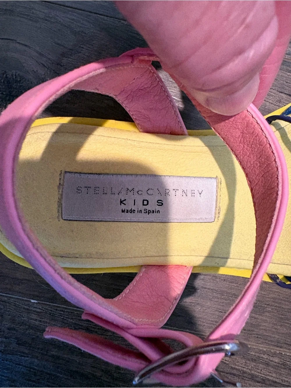 Stella McCartney Kids Pink & Yellow Rainbow-Strap Sandals